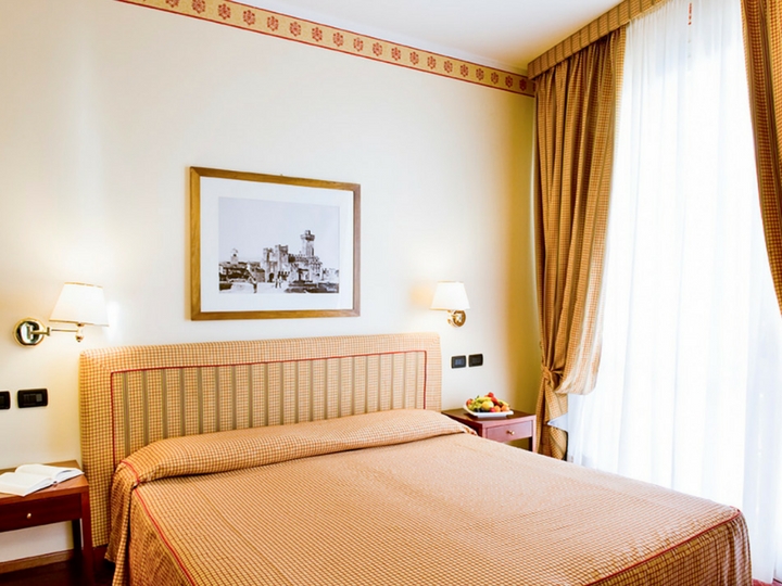 Camera Deluxe Hotel Sirmione Lago di Garda